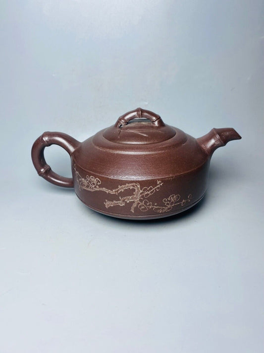Chinese Yixing Zisha Clay Handmade Exquisite Teapot (竹节刻绘 底款:顾景舟)