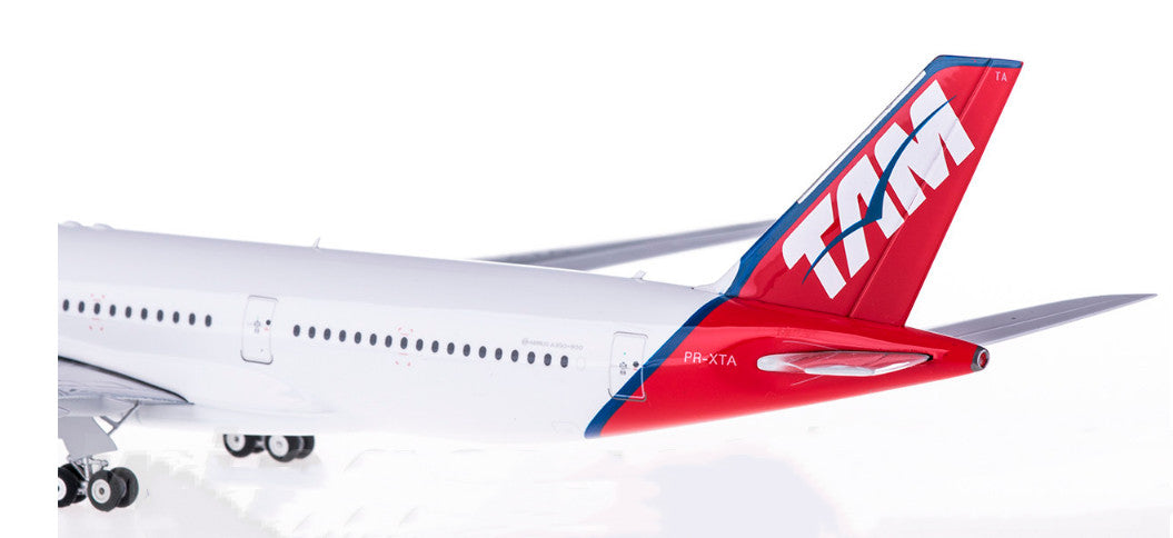 1:200 Eagle TAM Airlines Airbus A350-900 PR-XTA Passenger Airplane Diecast Model