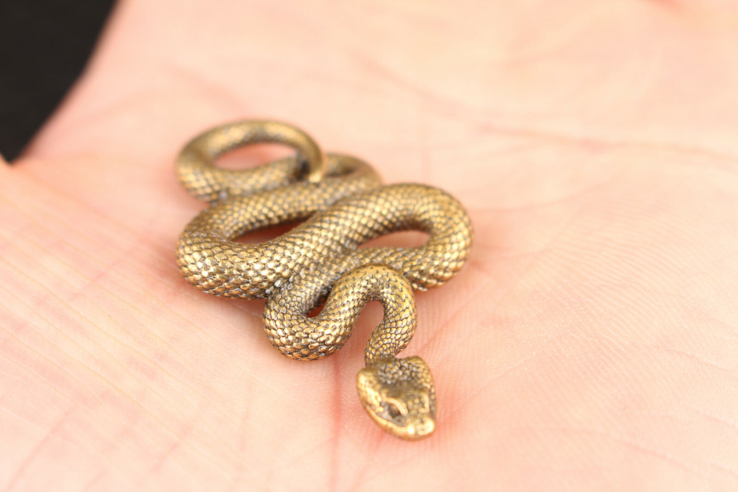 chinese old bronze hand snake statue figure collectable netsuke decoration