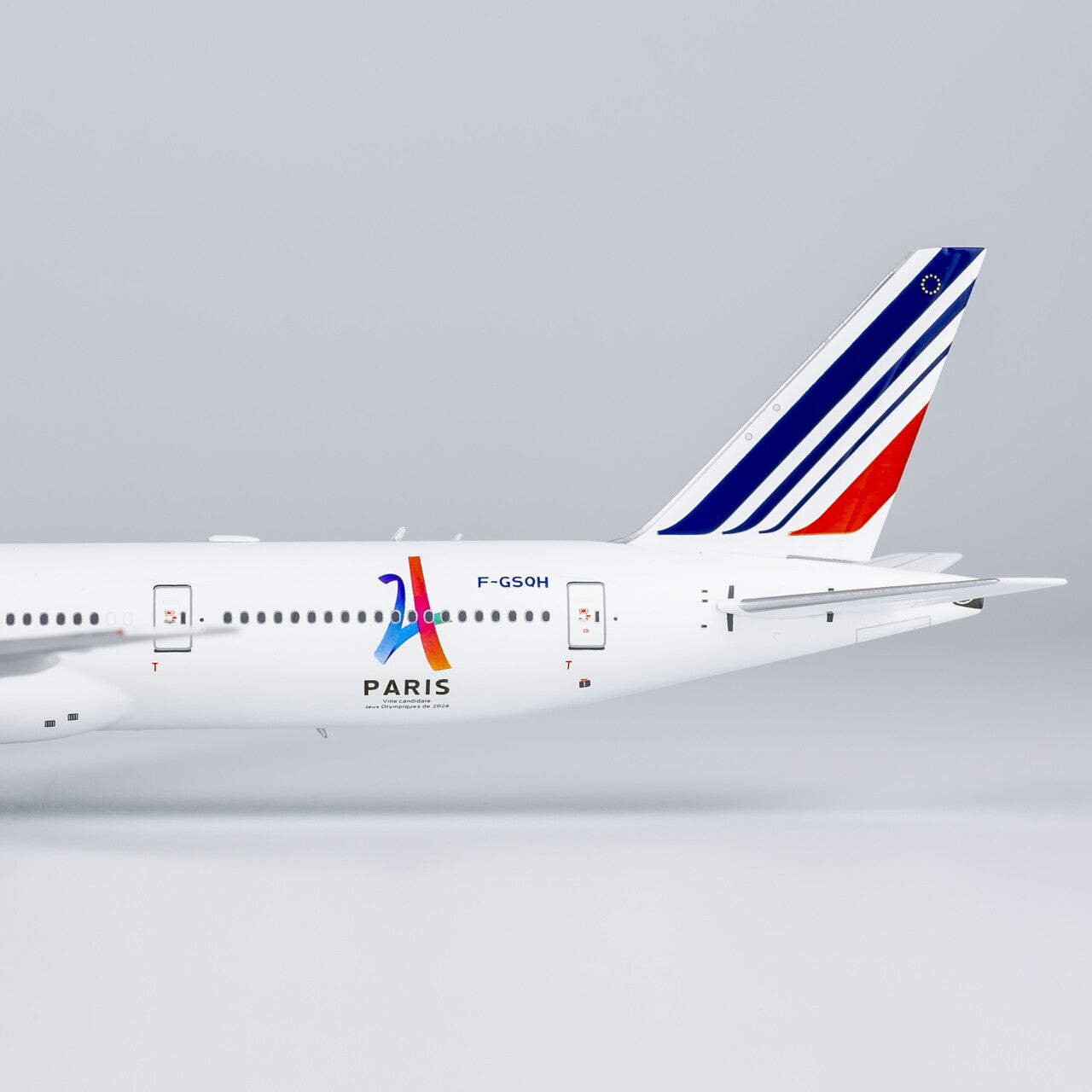 1:400 NG Models Air France Passenger Plane B777-300ER Diecast Aircraft Model