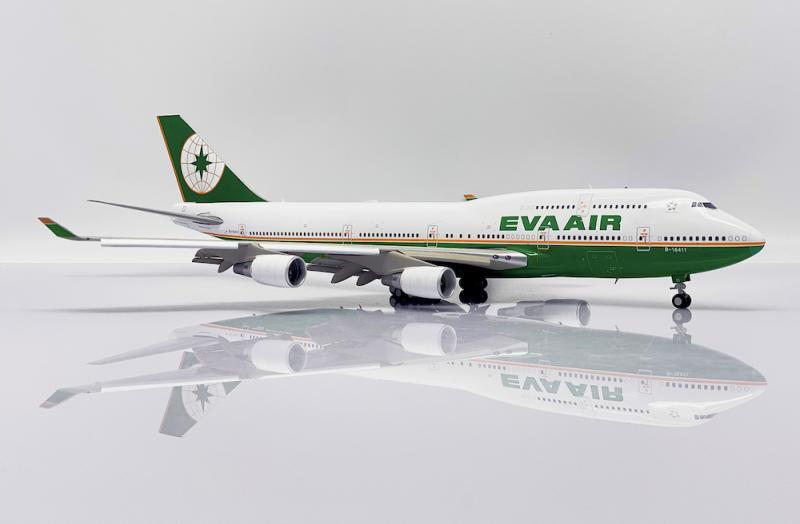 1:200 JC Wings Eva Air BOEING B747-400 Flap Down Airplane Diecast Aircraft Model
