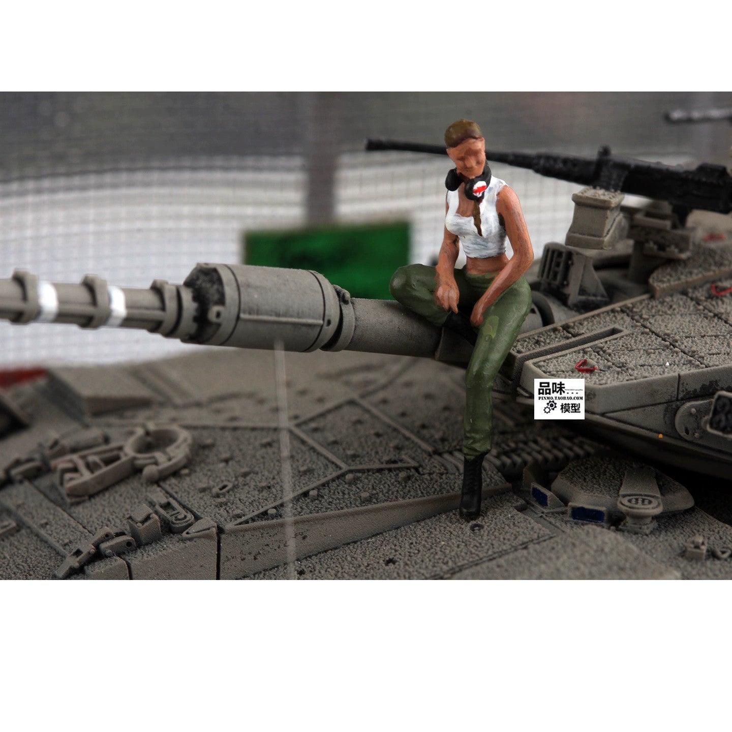 1/72 Israeli Female Tank Crew 2-Persons Finished Model For 88MODEL Merkava