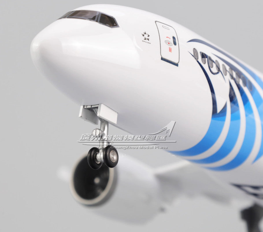 1:130 43CM EGYPTAIR BOEING 787 Passenger Plane Landing Gear Resin Aircraft Model