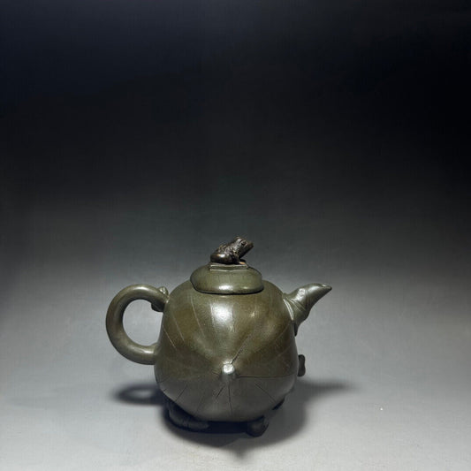 Chinese Yixing Zisha Clay Handmade Exquisite Teapot (莲蓬壶 底款:蒋蓉)