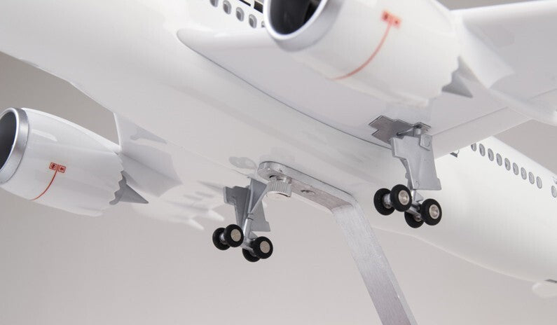 1:130 43CM JAPAN AIRLINES BOEING 787 Passenger Airplane Landing Gear Resin Model