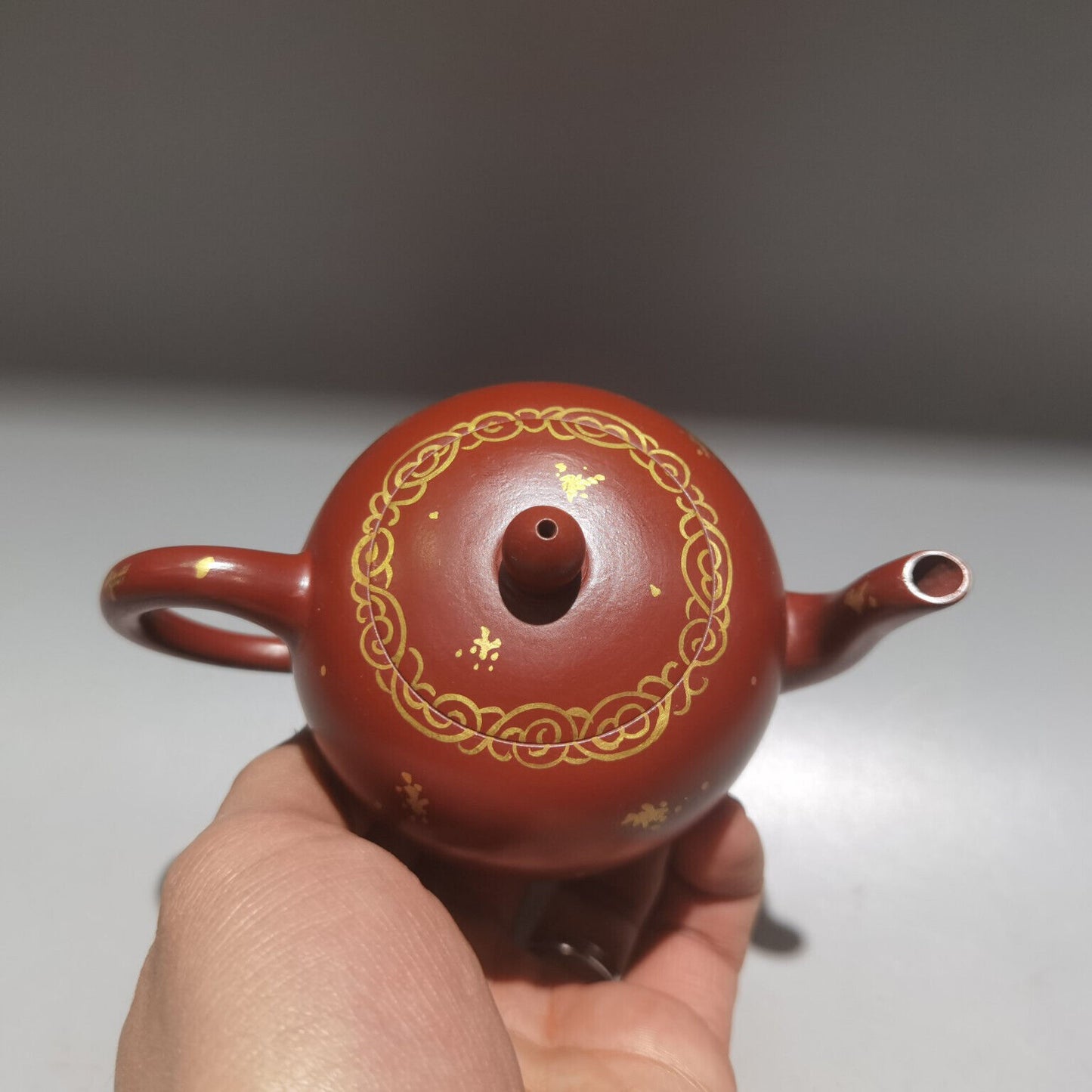 Chinese Yixing Zisha Clay Handmade Exquisite Teapot (描金美人肩壶 低款:孙成兰 )