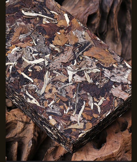 500 grams of white tea, Yunnan Yiwu people show white tea, brick tea, plum-guarding wildlife-