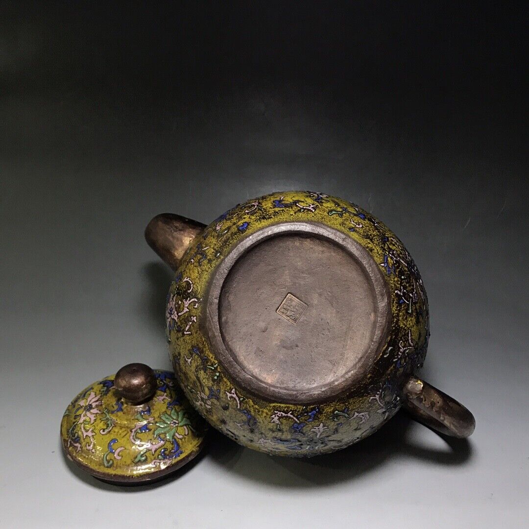 Chinese Yixing Zisha Clay Handmade Exquisite Teapot(圆壶 底款:如图)