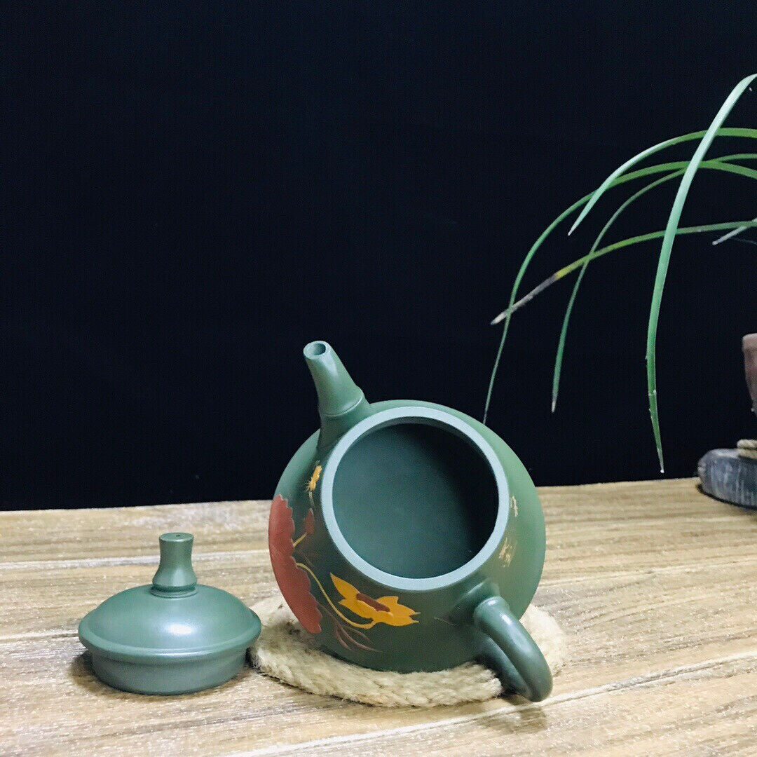 Chinese Yixing Zisha Clay Handmade Exquisite Teapot (玉笠 底款:姜礼明)