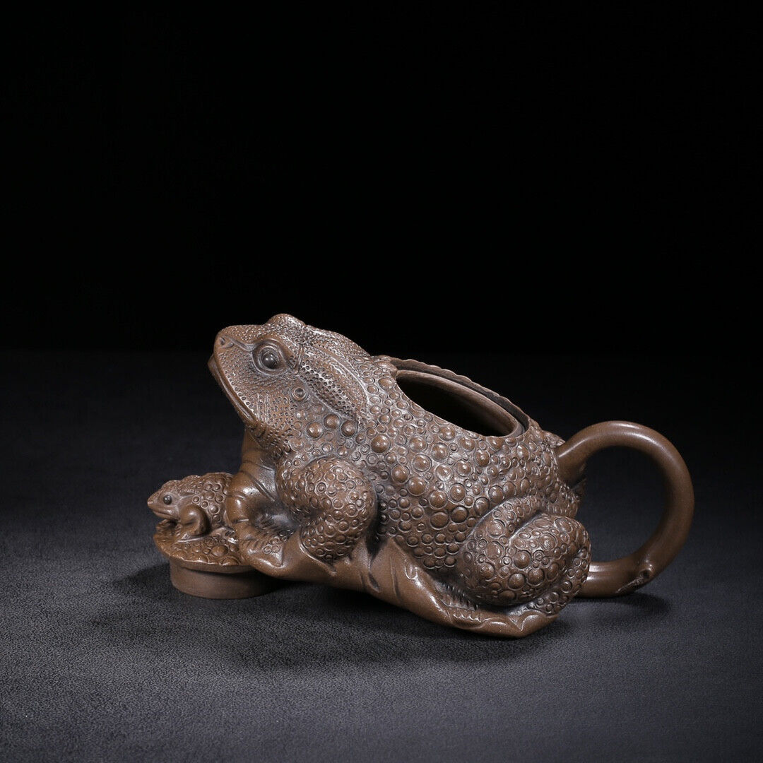 Chinese Yixing Zisha Clay Handmade Exquisite Teapot(母子金蟾 底款:友泉 )