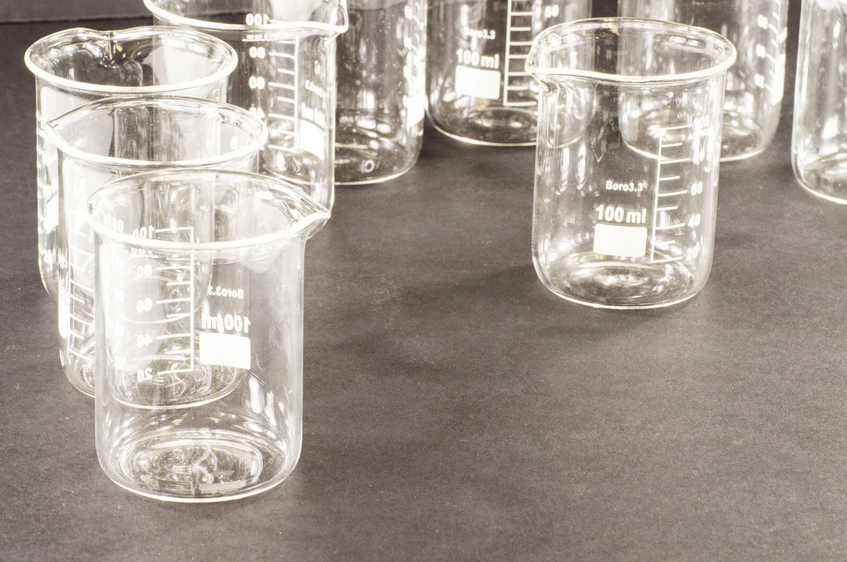 12 Pack 100mL Beakers w/ Pour Spout, Borosilicate Glass, 2.09" Dia. x 2.85" Tall
