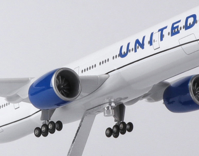 1:157 47CM UNITED BOEING 777-300ER Airplane Landing Gear Resin Aircraft Model