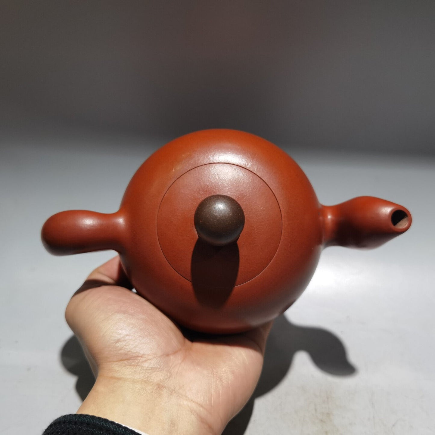 Chinese Yixing Zisha Clay Handmade Exquisite Teapot (松鼠飞把壶 底款:何道洪)