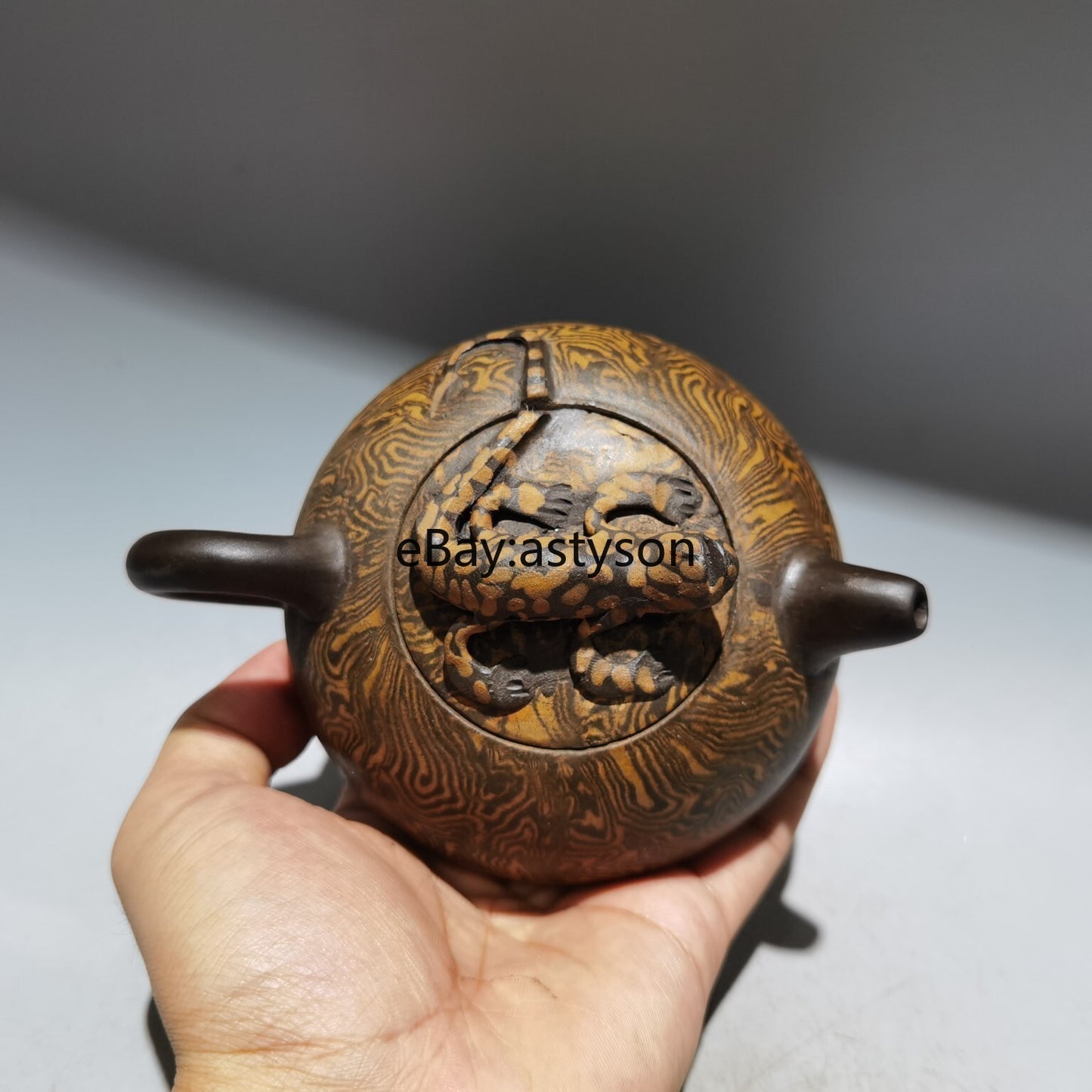 China Yixing Zisha Clay Handmade Carved Lizard Kung Fu Tea Exquisite Teapot 顾景舟