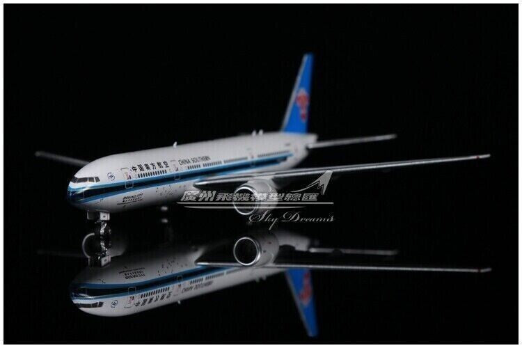 1:400 Phoenix CHINA SOUTHERN BOEING 777-200ER Passenger Airplane Diecast Model