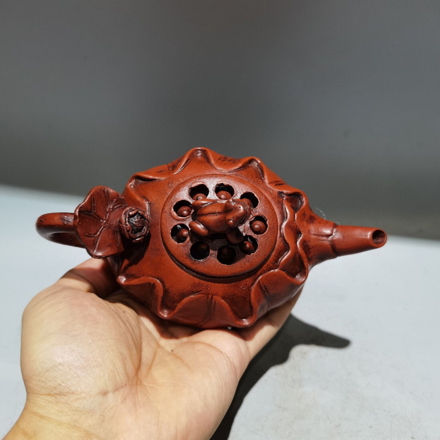 Chinese Yixing Zisha Clay Handmade Exquisite frog Teapot 品名:青蛙莲子壶 底款:大明万历年范大生