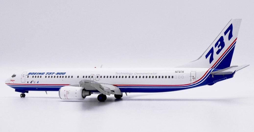 1:200 JC Wings Boeing Company BOEING B737-900 Airplane Diecast Aircraft Model