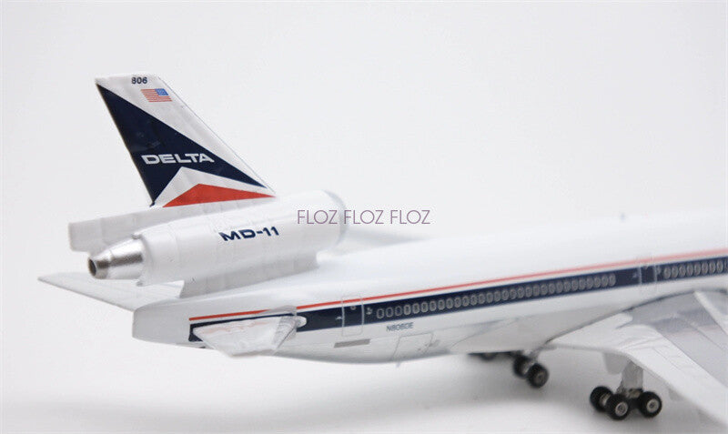 Phoenix for DELTA Airlines MD-11 N806DE 1:400 Aircraft Pre-built Model