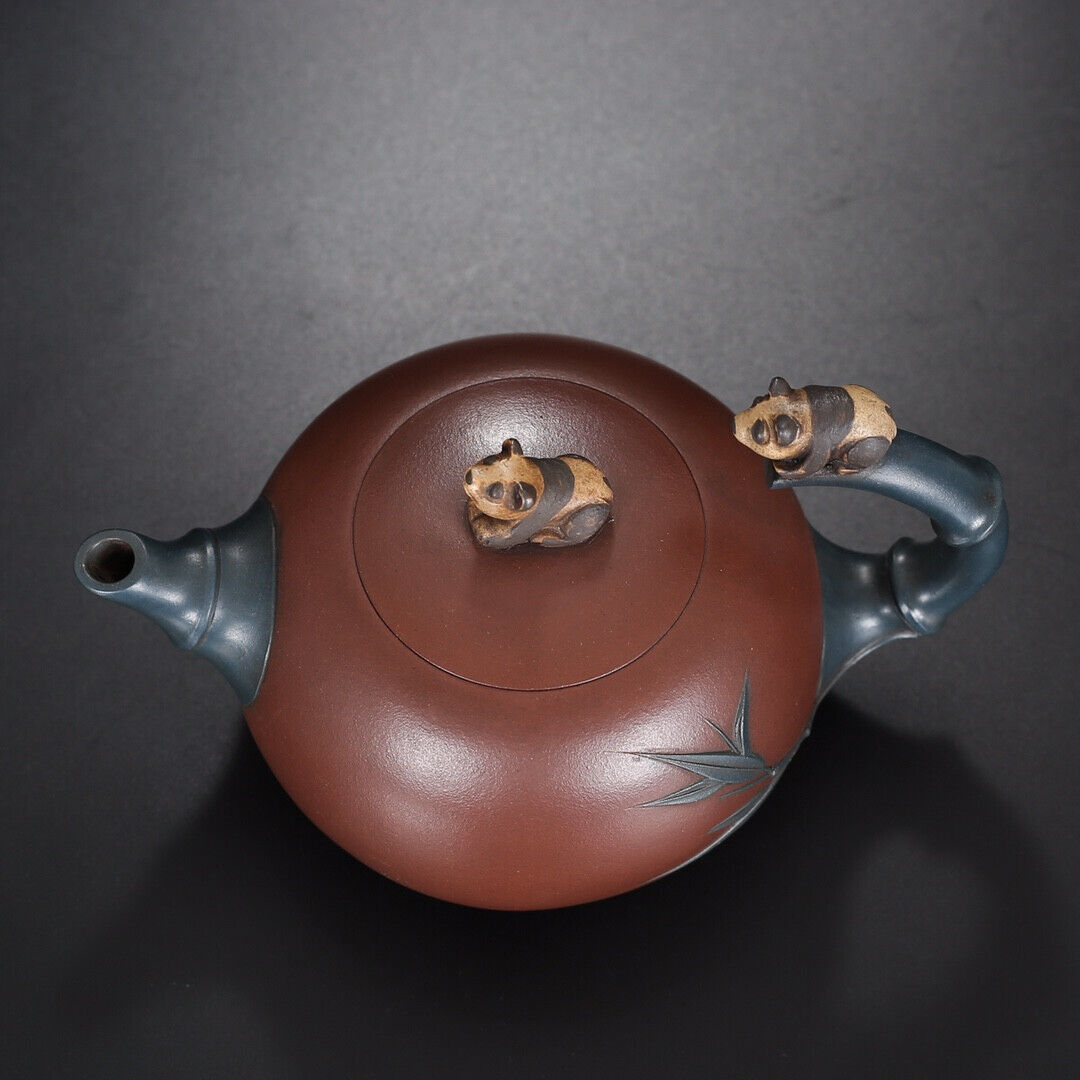 Chinese Yixing Zisha Clay Handmade Exquisite Teapot (国宝 底款:周桂珍)