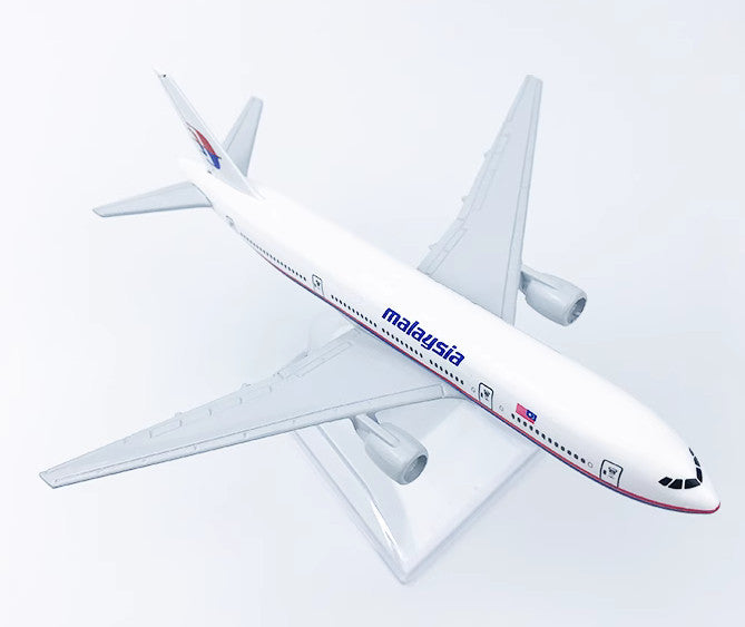 16CM Malaysia Airlines Boeing 777 Passenger Airplane Diecast Aircraft Model