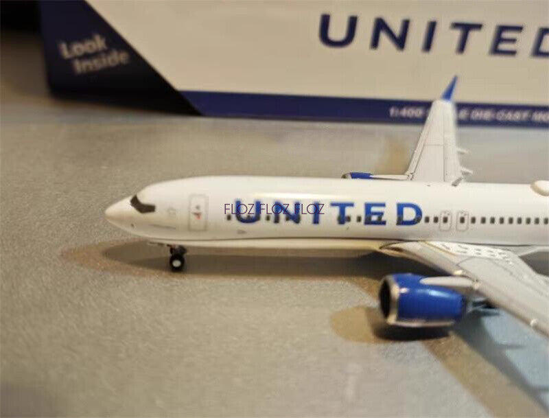 GeminiJets for United Airlines for Boeing B737 MAX9 N37555 1:400 Aircraft Model