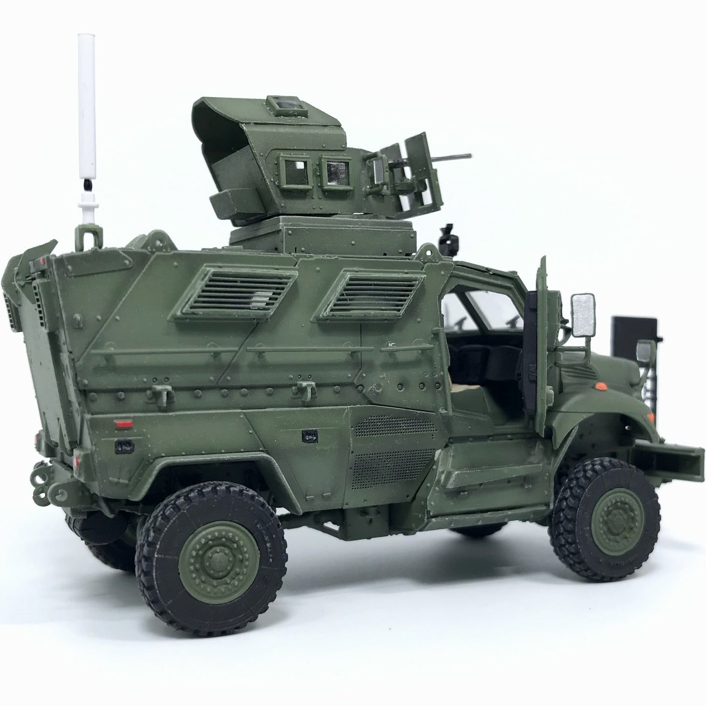 1/72 US M1224 MaxxPro Anti-Mine Anti-Ambush Vehicle Model Green