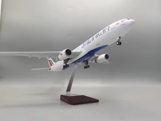 47CM 1:135 SriLankan AIRBUS A330 Passenger Airplane Landing Gears Resin Model