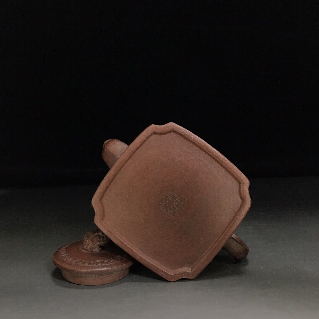 Chinese Yixing Zisha Clay Handmade Exquisite Teapot (四方抽角 底款:时大彬))