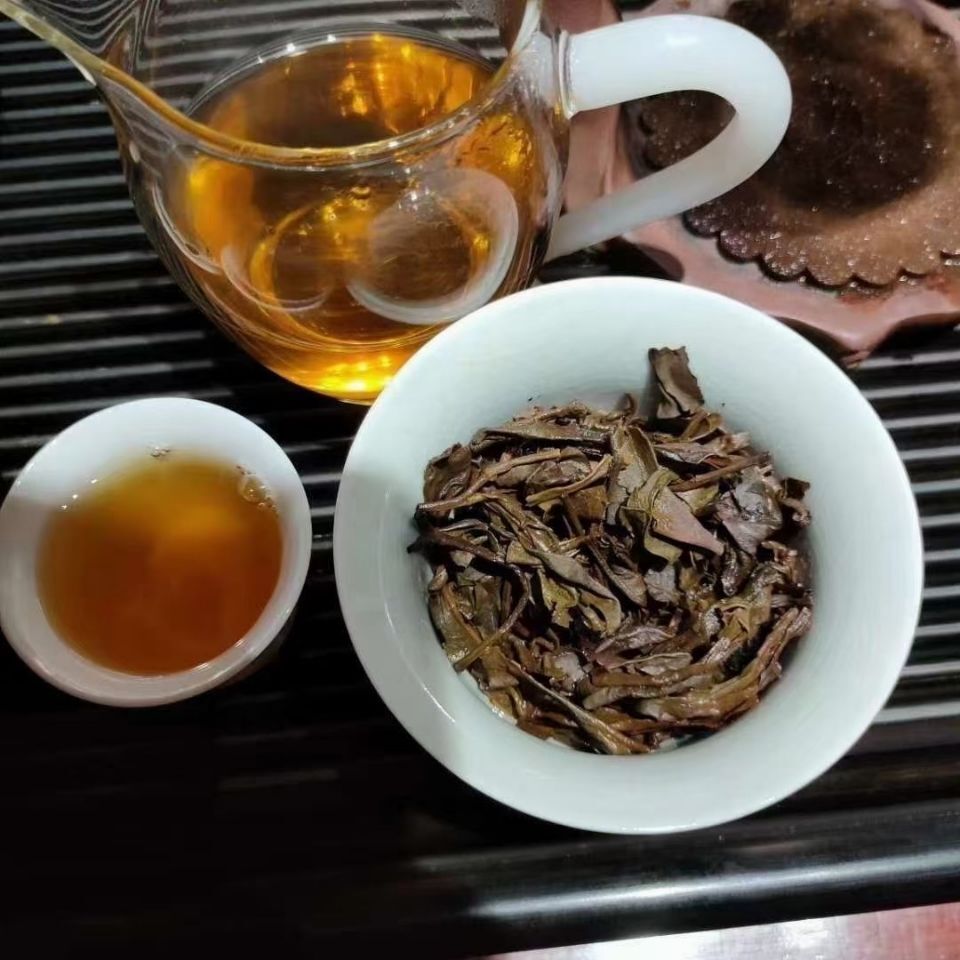 2004 Year Yunnan Ban Zhang Organic Pu'er Tea Puer Raw 357g Nanqiao Tea Factory
