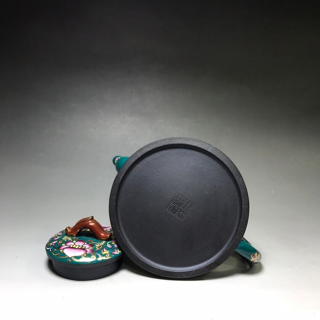 Chinese Yixing Zisha Clay Handmade Exquisite Teapot (:雅韵 底款:陈涛手制)