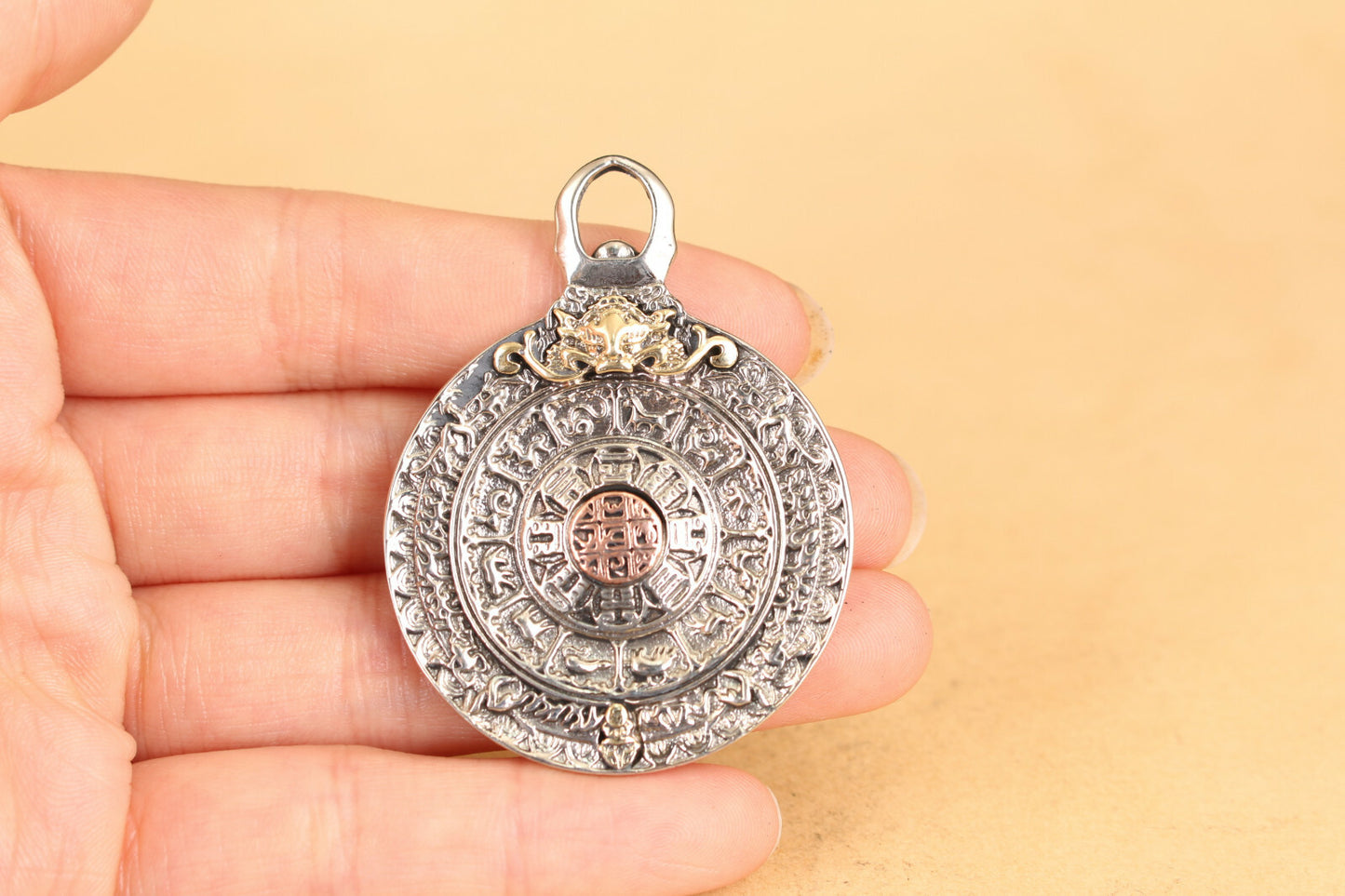 Chinese tibet silver dragon amulet pendant netsuke nobe necklace