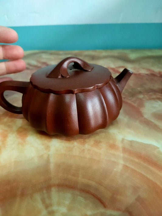 Chinese Yixing Zisha Clay Handmade Exquisite Teapot (葵莲)