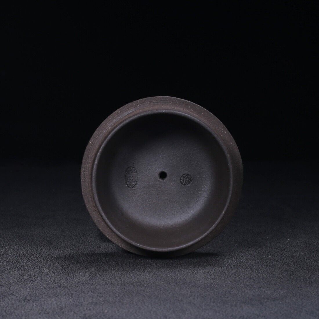 Chinese Yixing Zisha Clay Handmade Exquisite Teapot (葫芦 底款:汪寅仙)