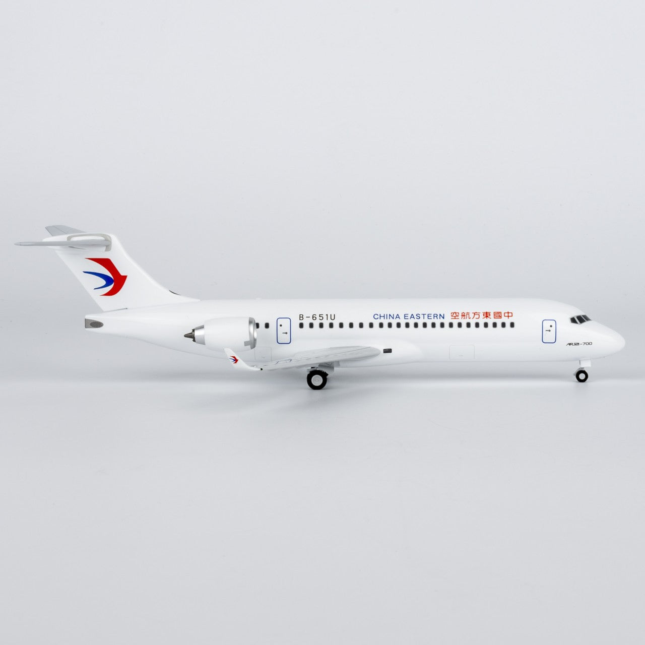 1:200 NGmodels China Eastern Comac C909 Passenger Airplane Diecast Plane Model