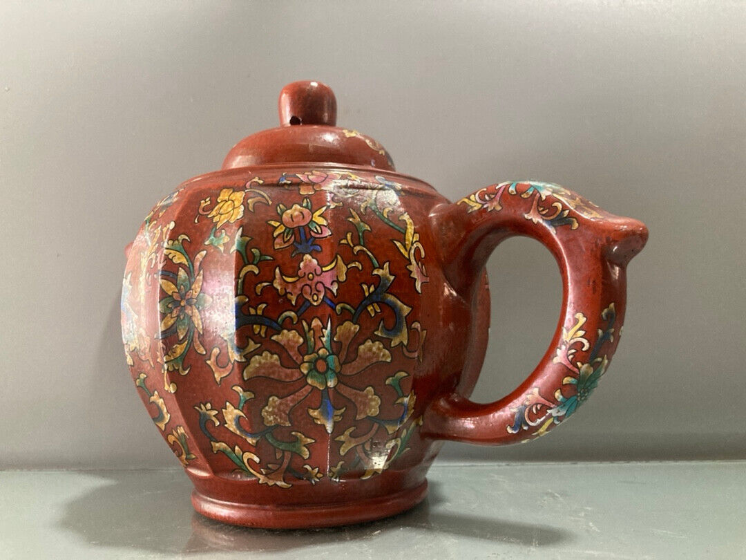 Chinese Yixing Zisha Clay Handmade Exquisite Teapot (紫砂彩绘壶)
