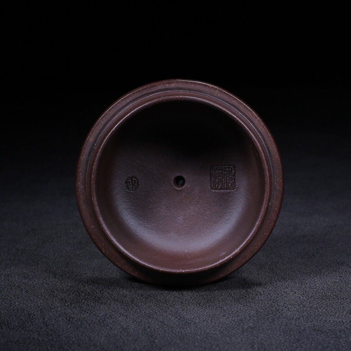 Chinese Yixing Zisha Clay Handmade Exquisite Teapot (徳钟 底款:景舟手制)