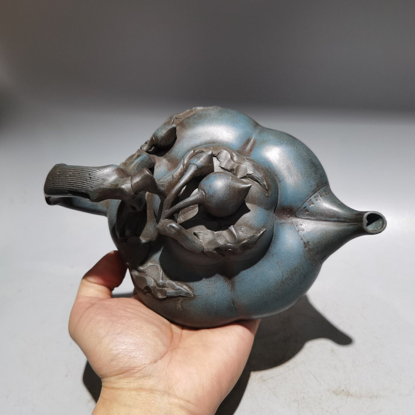 Chinese Yixing Zisha Clay Handmade Exquisite Teapot (上合桃壶 底款:蒋蓉)