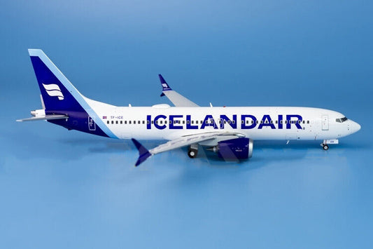 1:200 GeminiJets ICELANDAIR BOEING 737 MAX8 Passenger Airplane Diecast Model