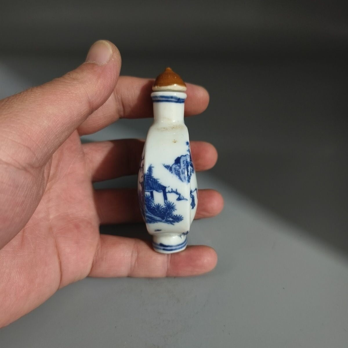 Collectable China Antique Snuff Bottle with Tangled Branches and Lotus Pattern