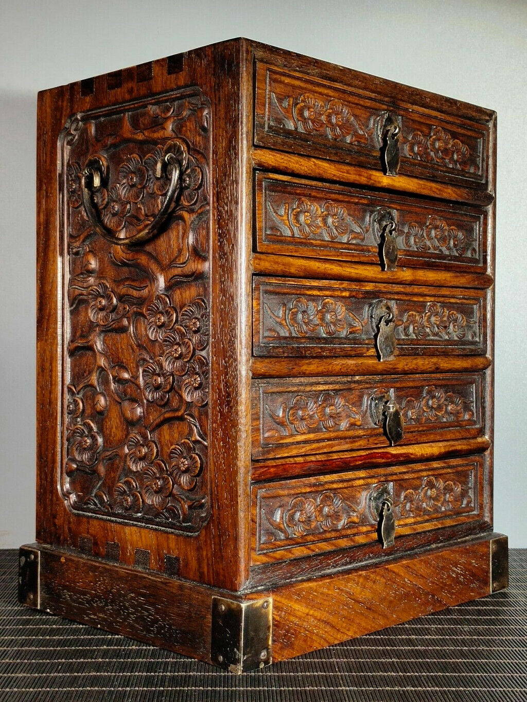 Chinese Natural Rosewood Handcarved Exquisite Small Cabinet 22098