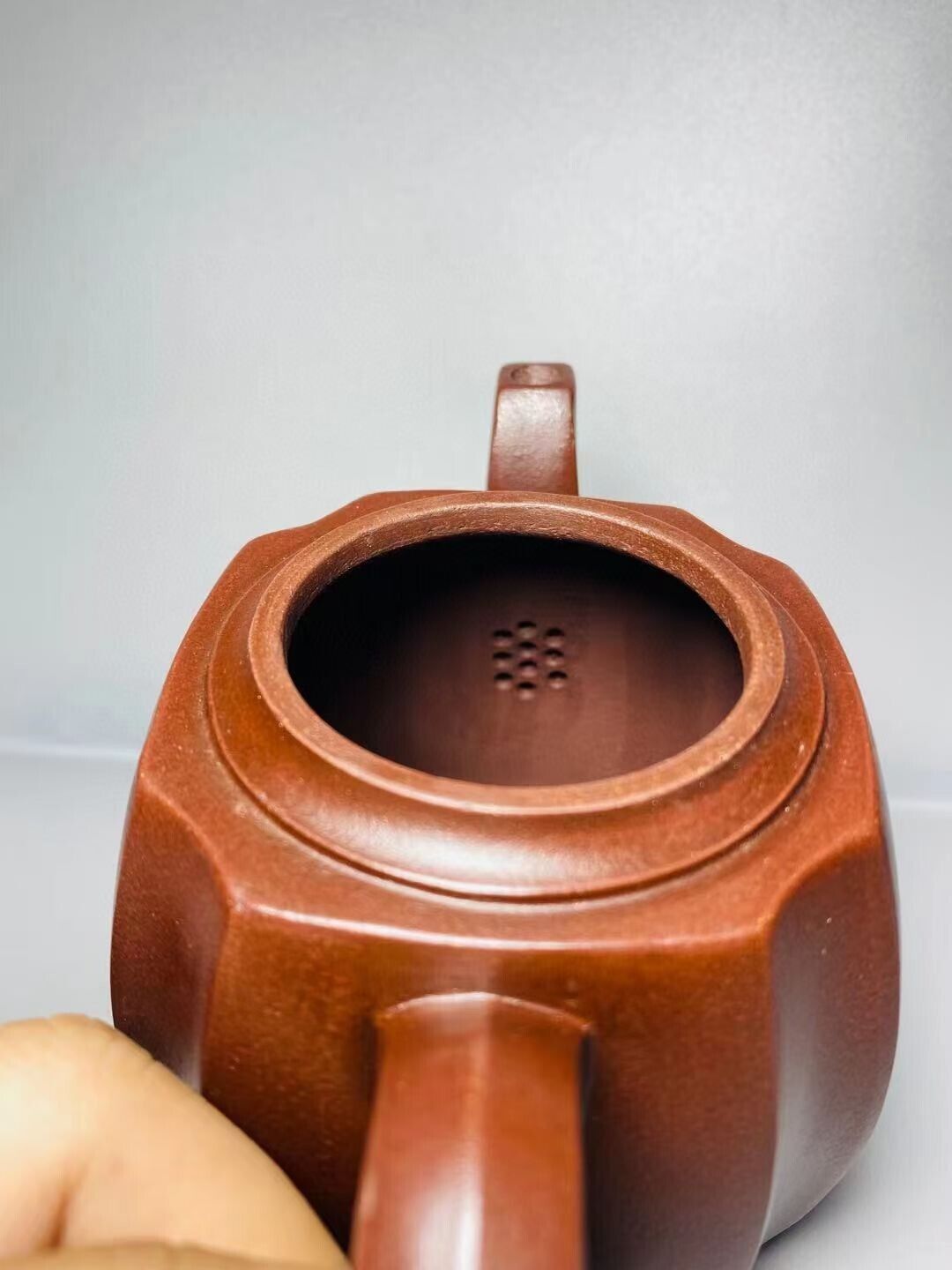 l-0Chinese Yixing Zisha Clay Handmade Exquisite Teapot (瑞兽底款:顾景舟)