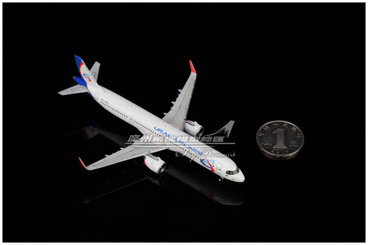 1:400 GeminiJets URAL AIRLINES BOEING A321neo Airplane Diecast Aircraft Model