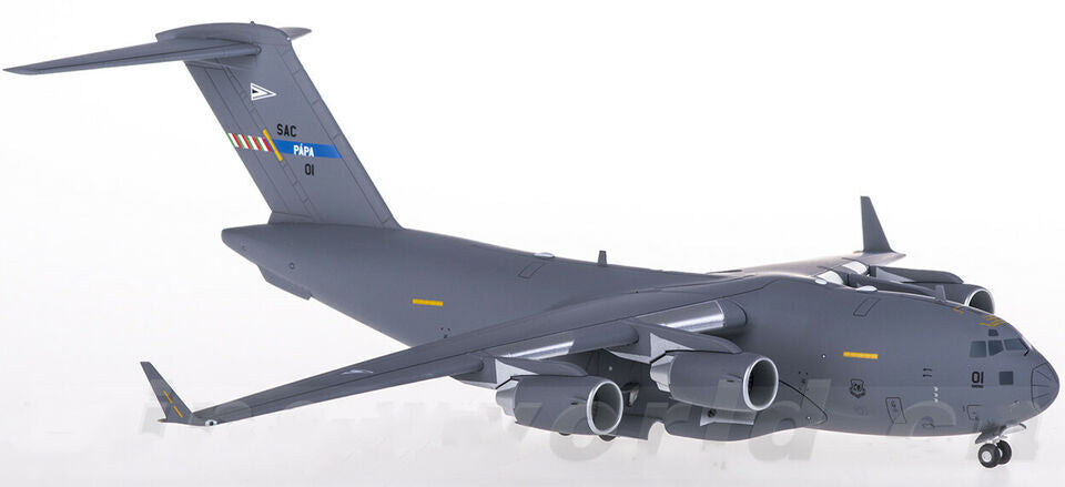 1:200 27CM Hogan NATO FORCE BOEING C-17A Aircraft ABS Plastic Airplane Model