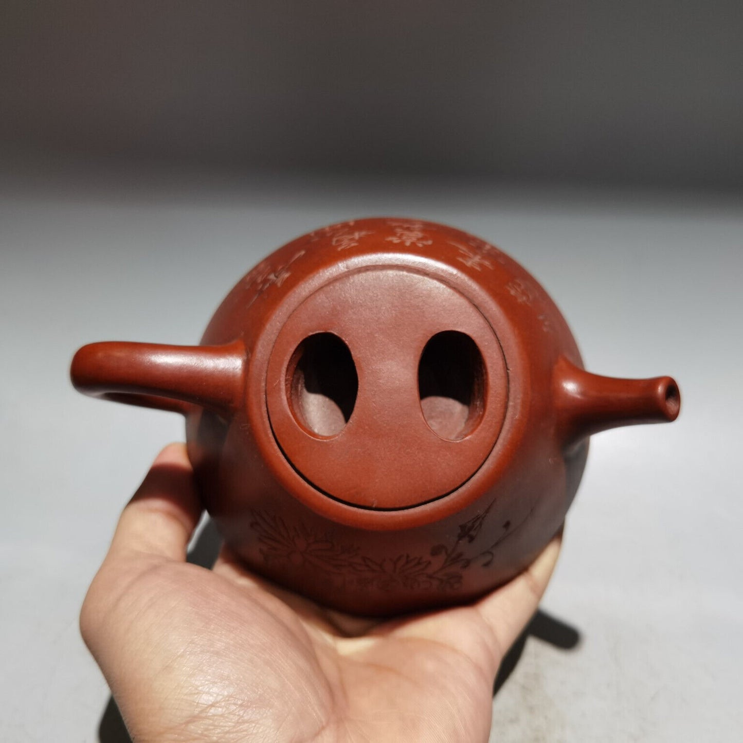 Chinese Yixing Zisha Clay Handmade Exquisite Teapot(牛盖石瓢壶 底款:陈仲美)