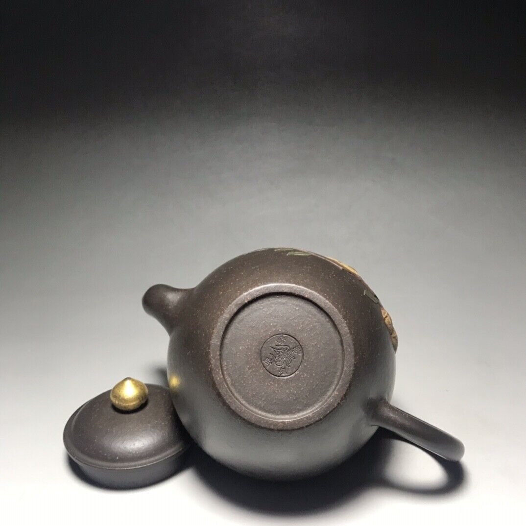 Chinese Yixing Zisha Clay Handmade Exquisite Teapot(笑樱 底款:金鼎商标)