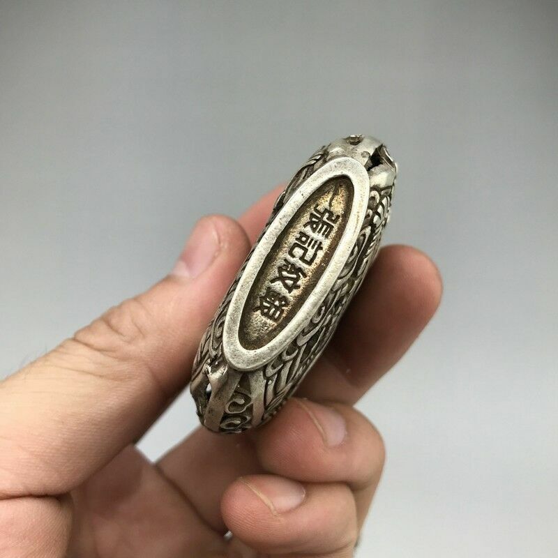 Chinese ancient Tibetan silver bottle hand-carved Chinese dragon pattern
