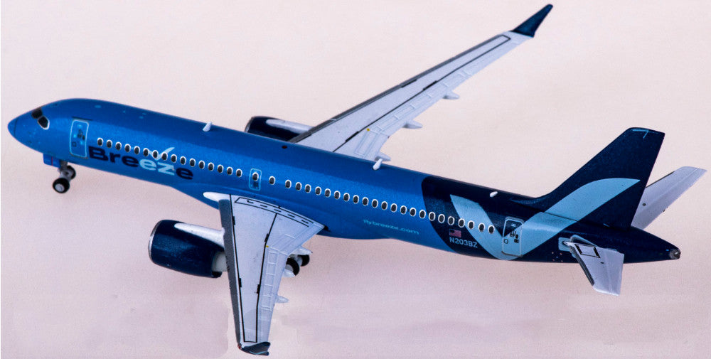 1:400 Geminijets Breeze Airways Airbus A220-300 Passenger Airplane Diecast Model