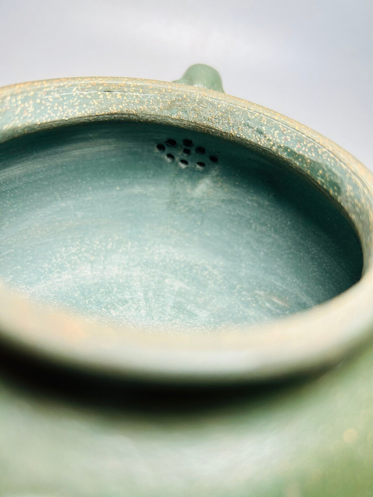 Chinese Yixing Zisha Clay Handmade Exquisite Teapot (梅香 底款:金顶商标)