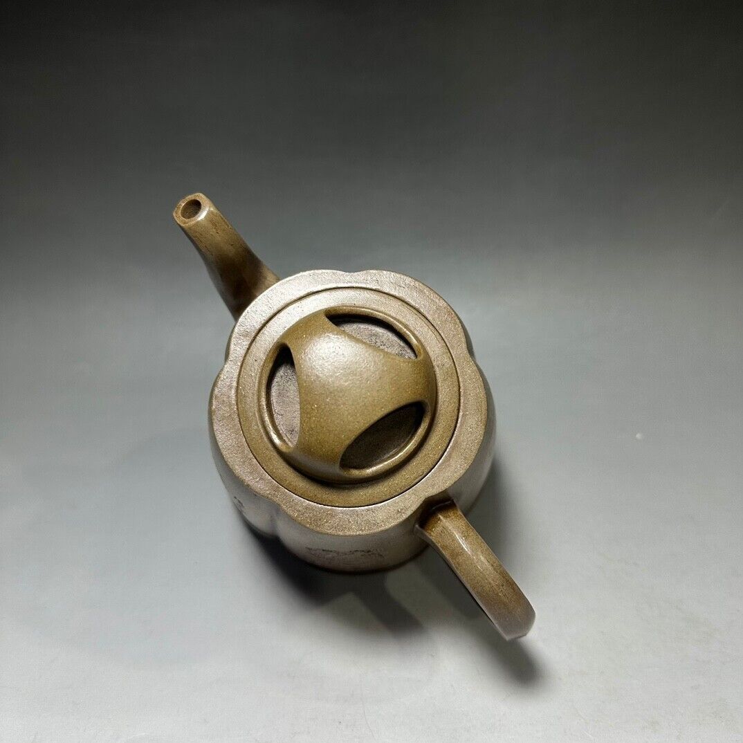 Chinese Yixing Zisha Clay Handmade Exquisite Teapot (梅花三弄 底款:周桂珍)