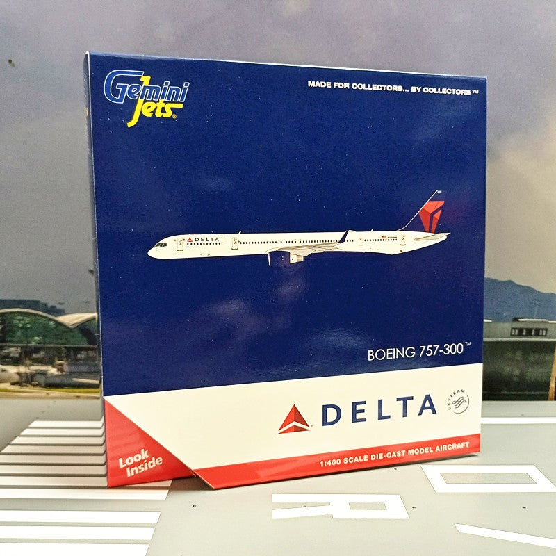 1:400 Geminijets Delta Air Lines B757-300W Passenger Airplane Diecast Model